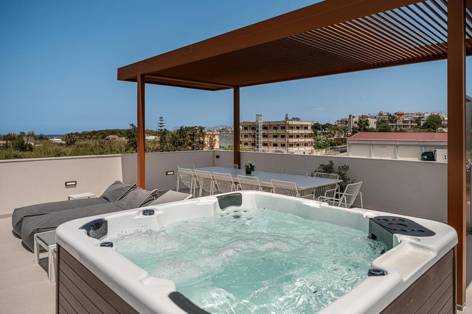 Day, Natural landscape, Hot Tub, View (from property/room), Balcony/Terrace, sunbed