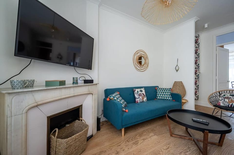 Communal lounge/ TV room, TV and multimedia, Living room