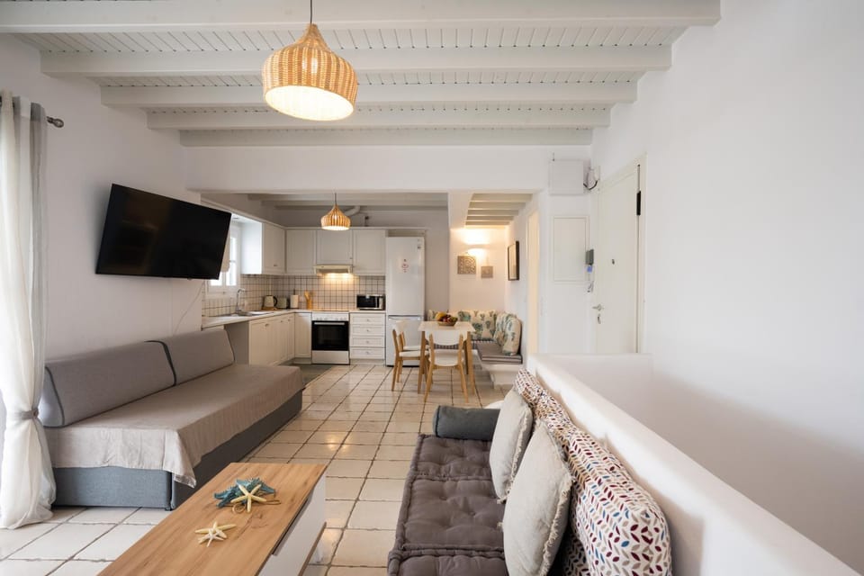 Living room, Evening entertainment, kitchen