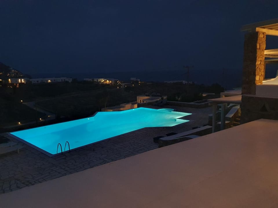 Night, Pool view, Swimming pool, sunbed