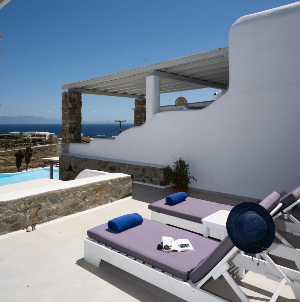 Natural landscape, Balcony/Terrace, Pool view, Sea view, sunbed