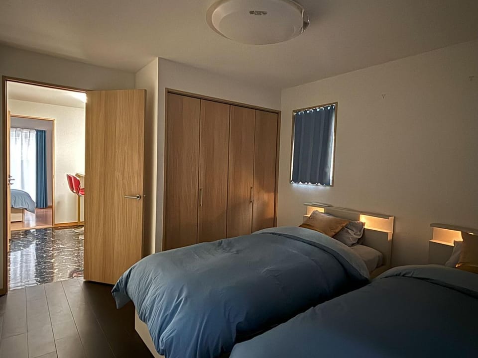 Bed, Photo of the whole room, Bedroom, wardrobe