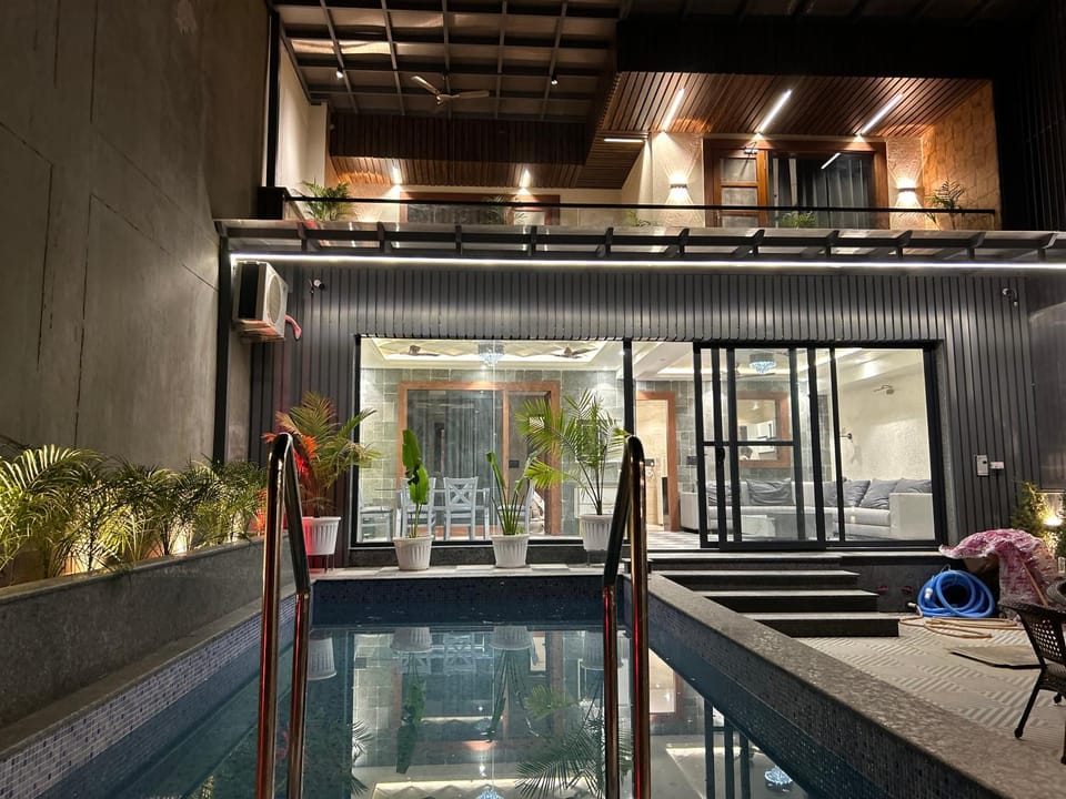 Pool view, Swimming pool
