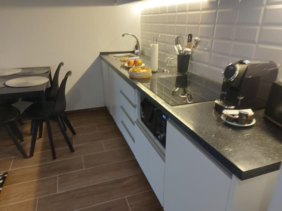 Coffee/tea facilities, Dining area