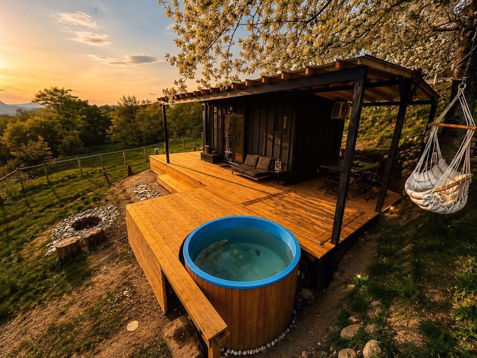 Property building, Day, Natural landscape, Garden, Hot Tub, Hot Tub, Garden view, Sunset