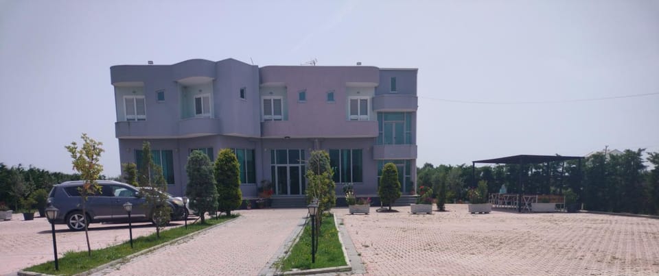 Property building, Natural landscape, Parking
