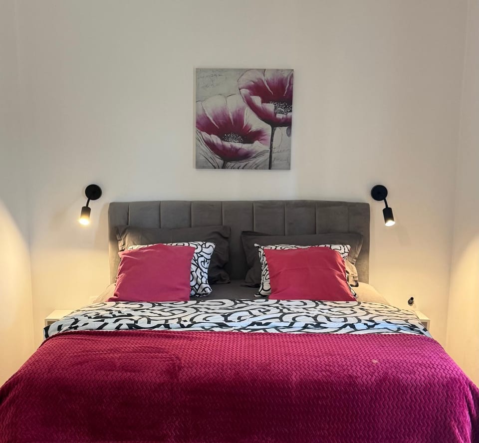 Bed, Day, Bedroom