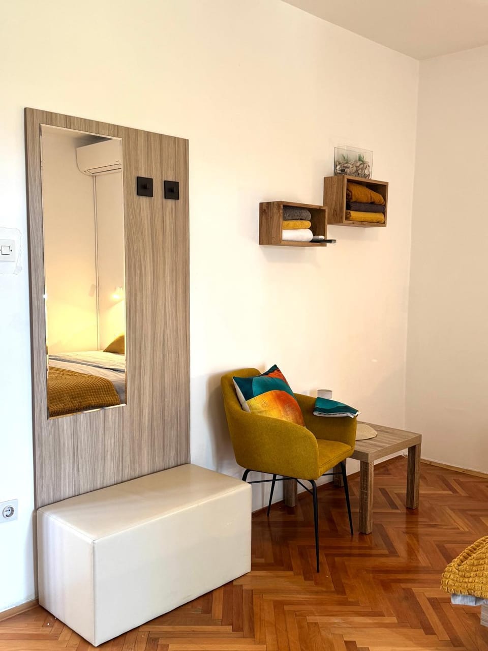 Seating area, Bedroom