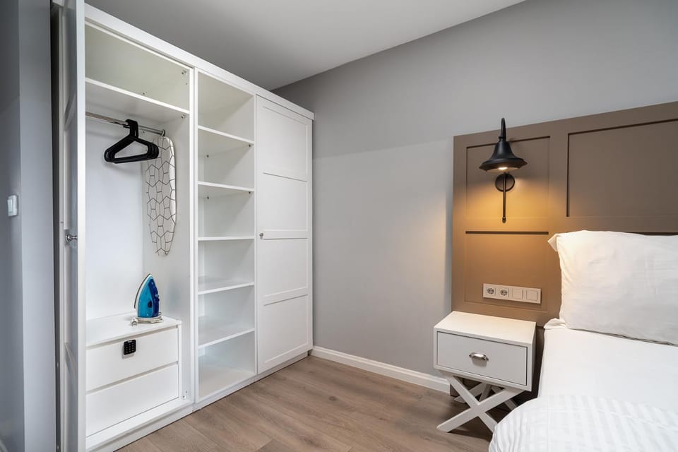 Bed, Bedroom, wardrobe