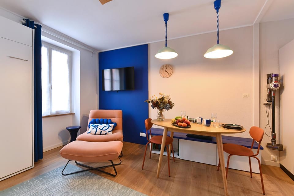 TV and multimedia, Dining area