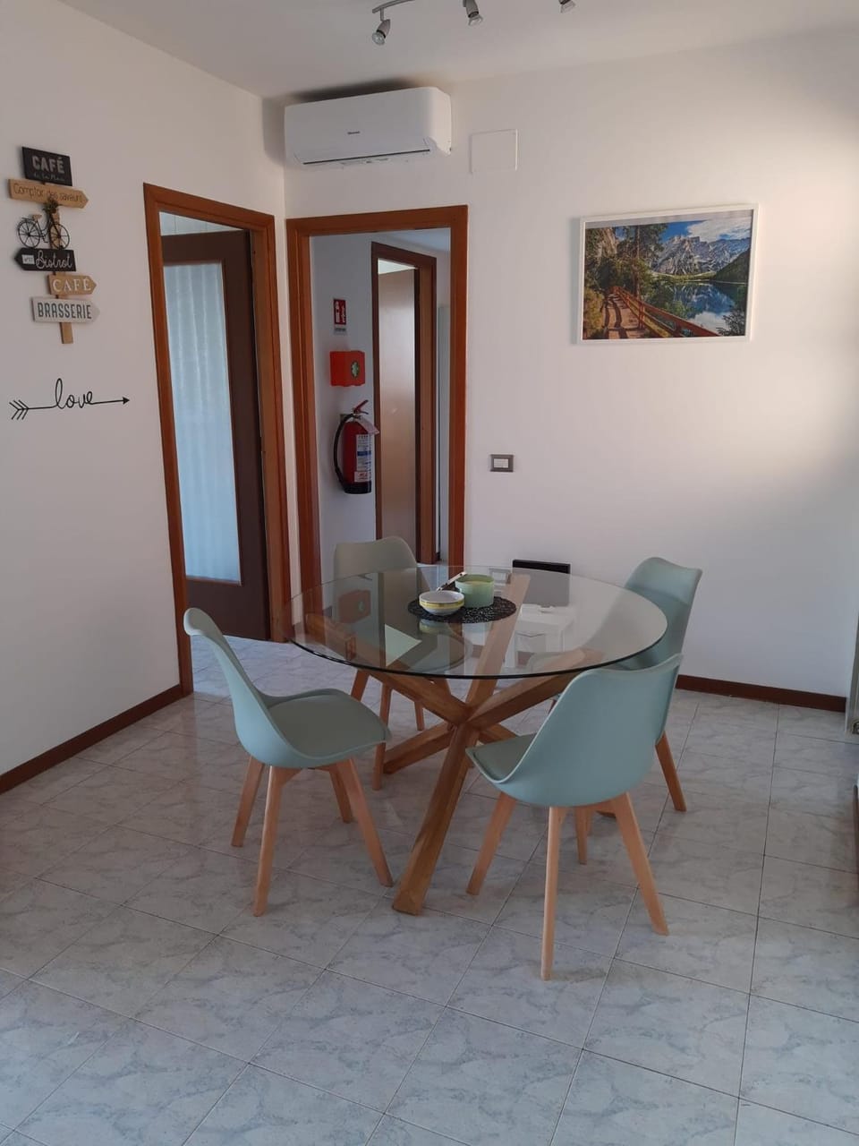 Communal lounge/ TV room