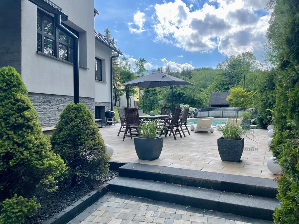 Property building, Patio, Balcony/Terrace, Swimming pool