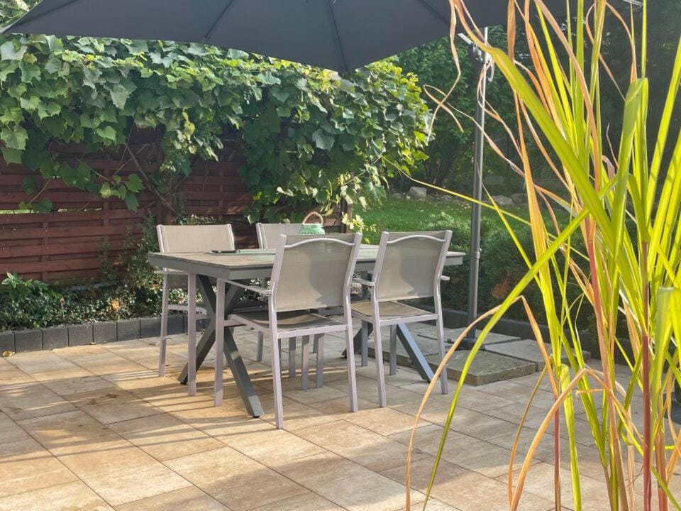 Garden, Garden, Balcony/Terrace