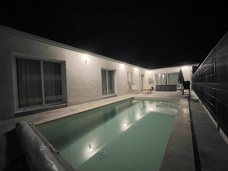 Night, Pool view
