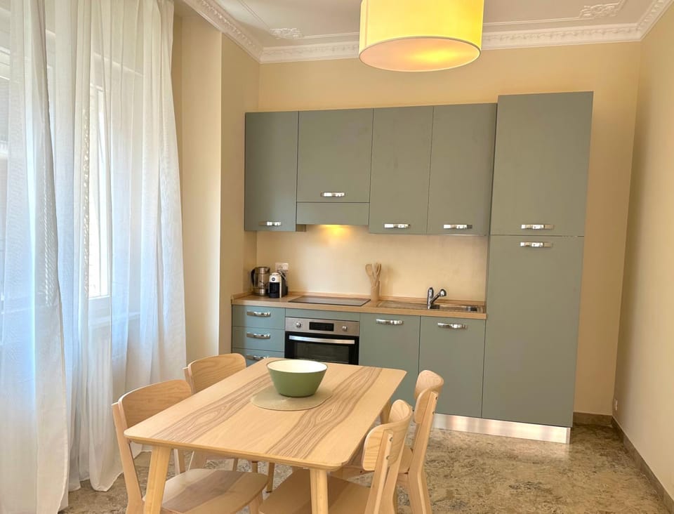 Dining area, Lunch, Dinner, kitchen