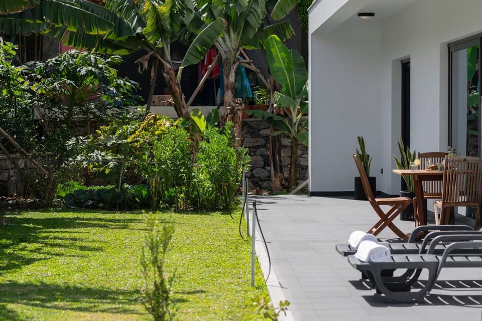 Garden, sunbed