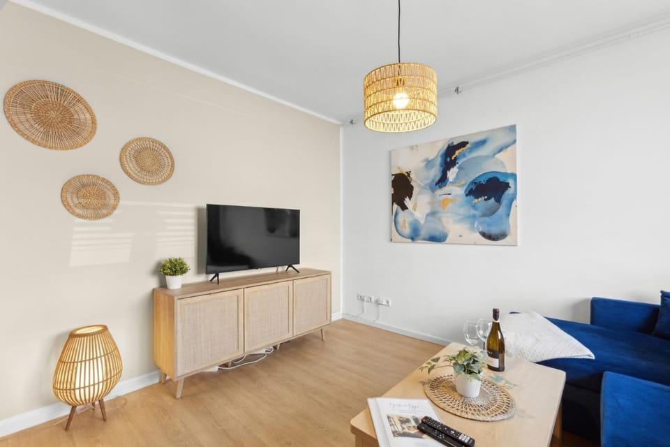 Communal lounge/ TV room, TV and multimedia, Living room