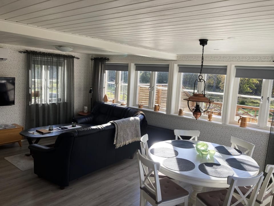 Property building, View (from property/room), Living room, Dining area, internet