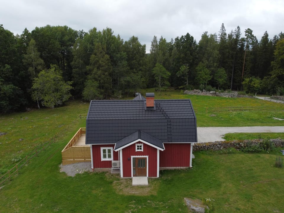 Property building, Day