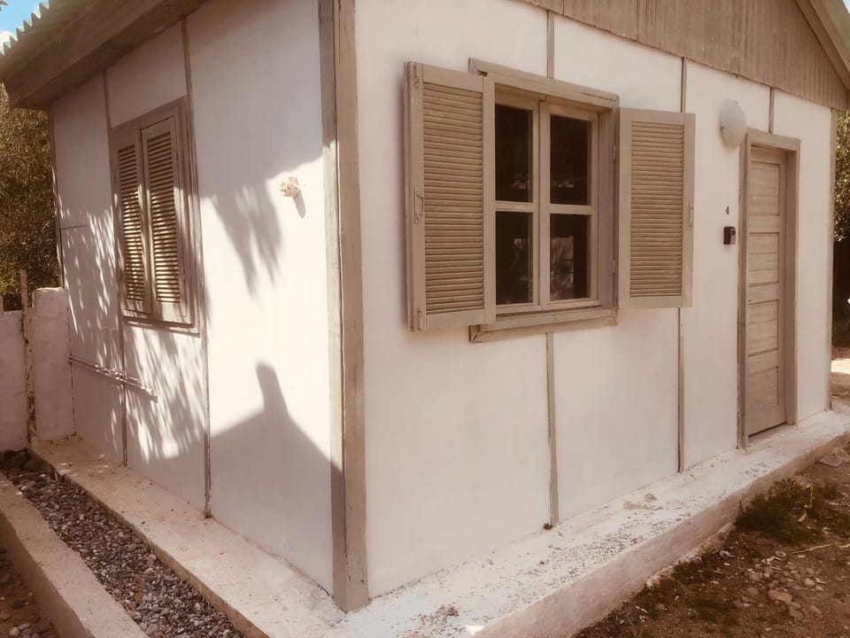 Barreira Beachfront Rooms 4 House in Messenia