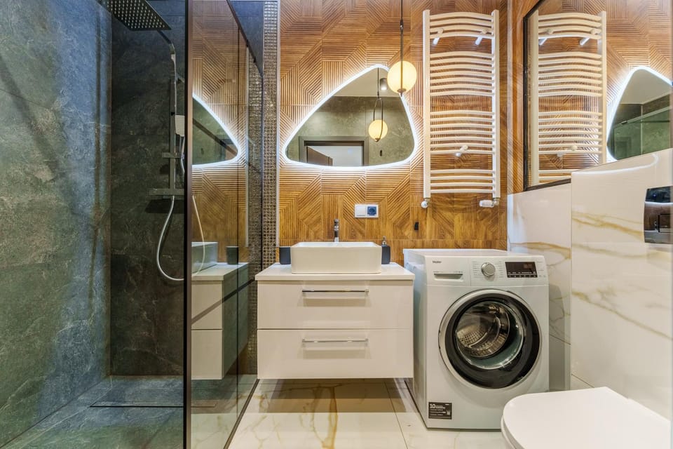 Toilet, Bathroom, washing machine, dryer