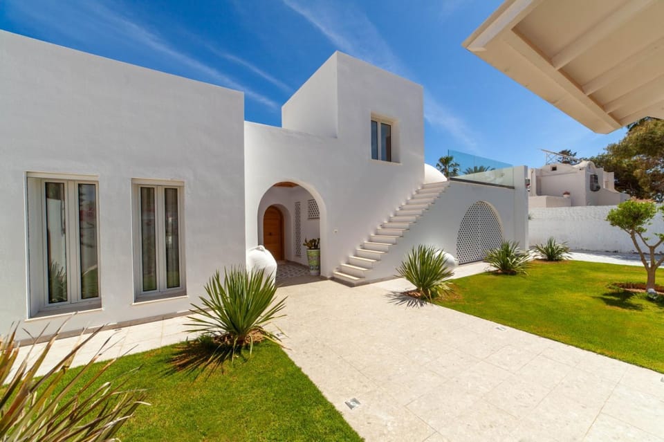 Facade/entrance, Garden, Garden view