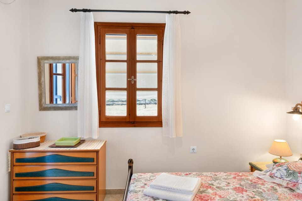 Property building, Living room, Bedroom