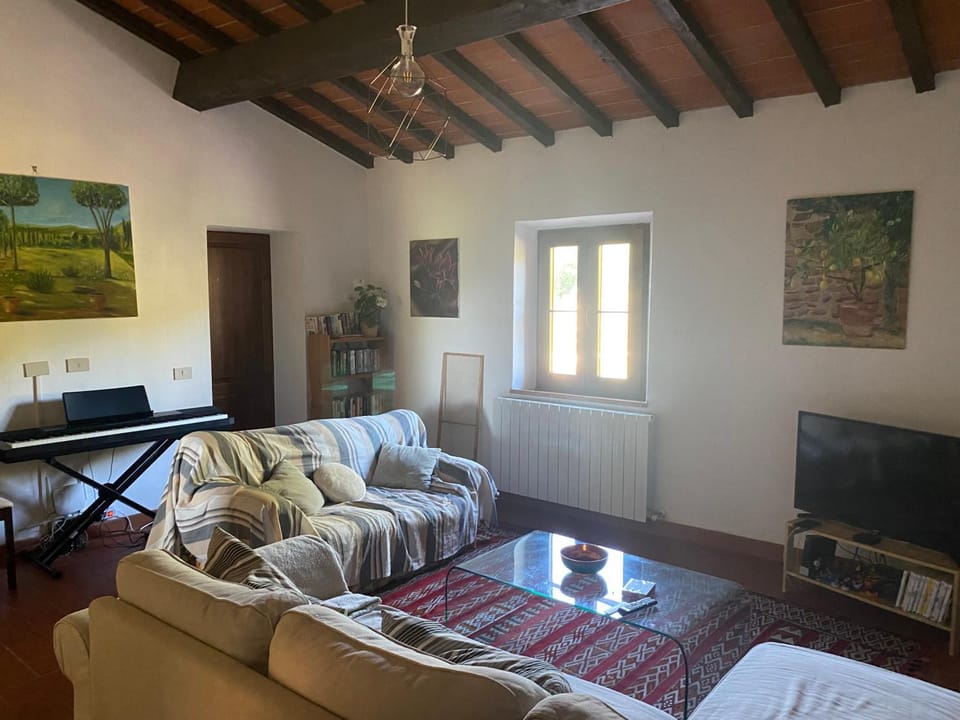 Communal lounge/ TV room, TV and multimedia