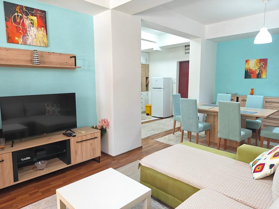 TV and multimedia, Living room, Dining area