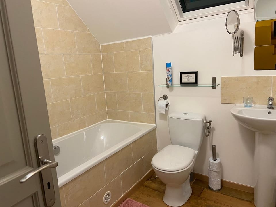 Toilet, Bathroom, Bath