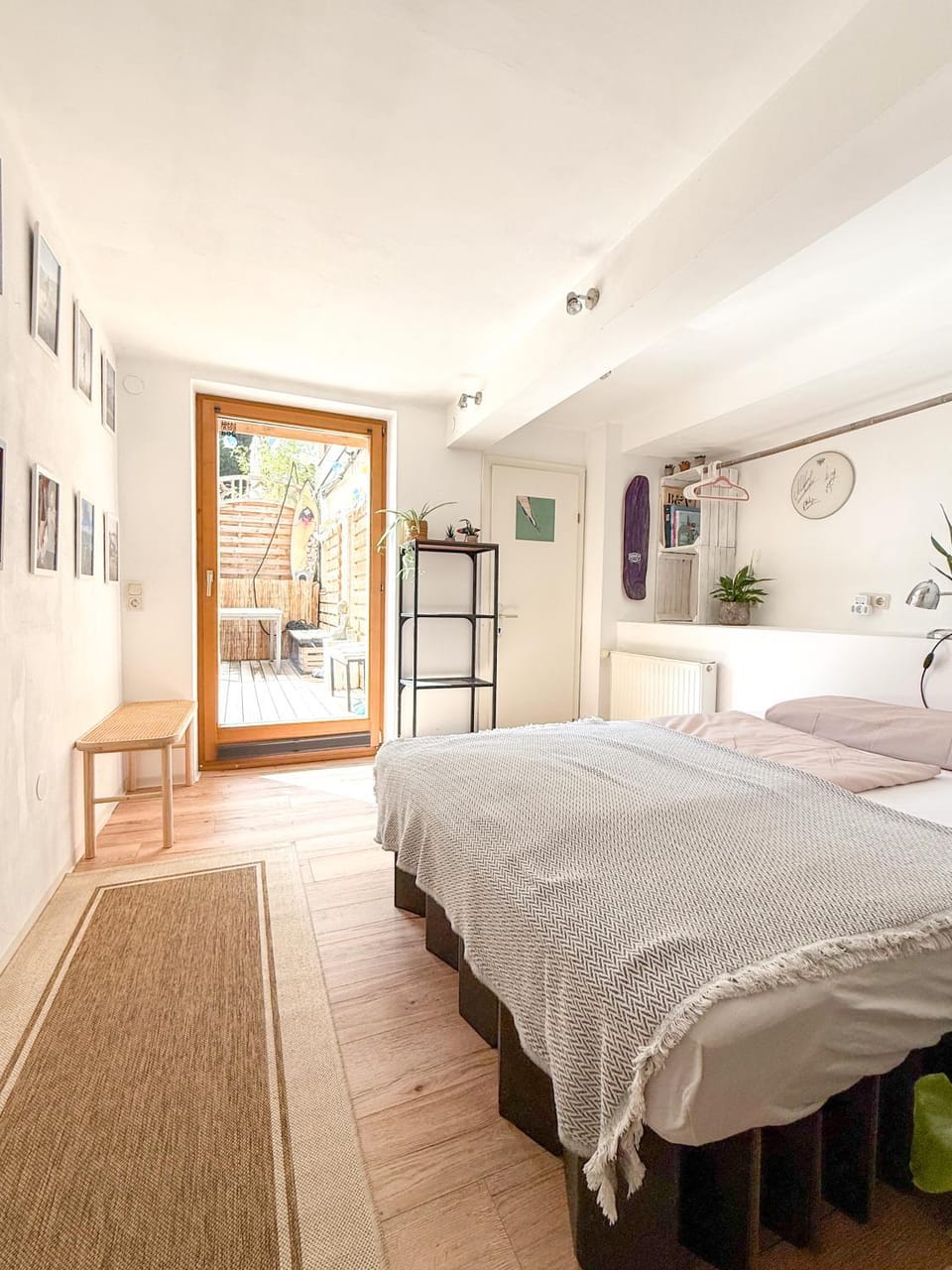Bed, Photo of the whole room, Bedroom