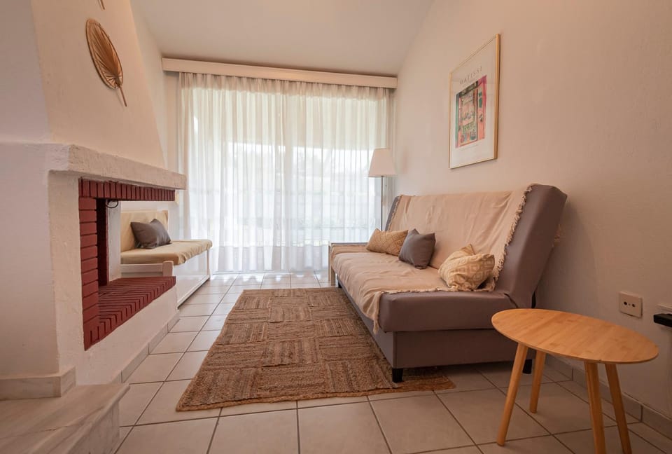 Living room, Photo of the whole room, Seating area