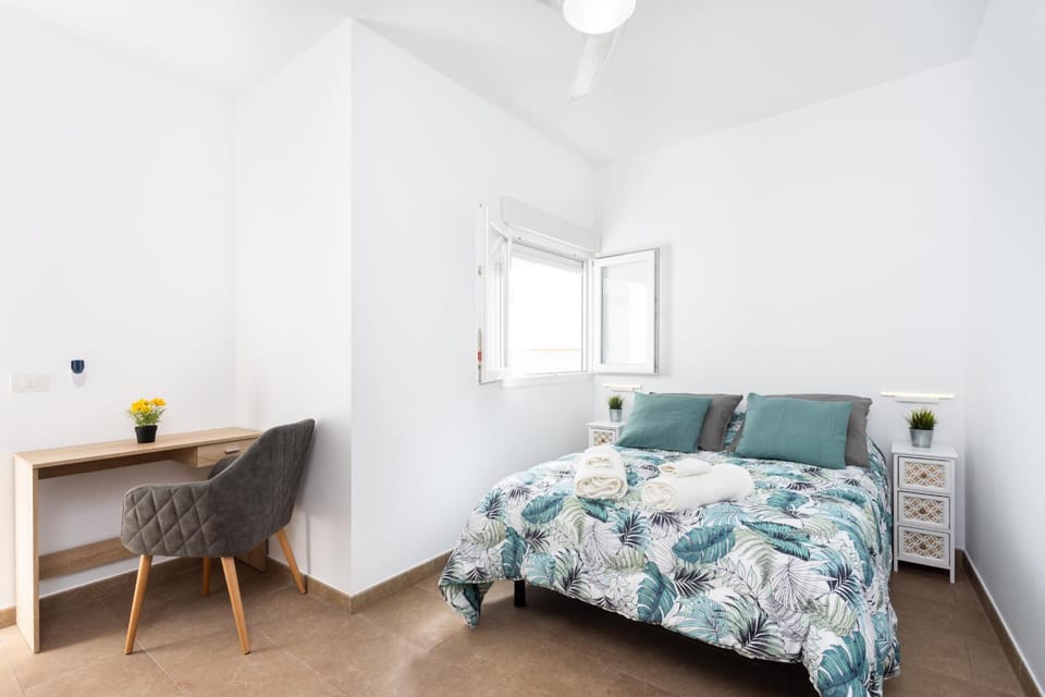 Bed, Bedroom