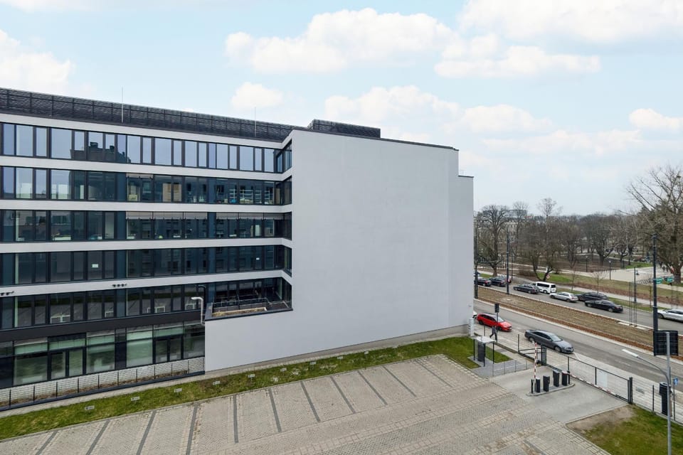 Property building, Facade/entrance, Off site