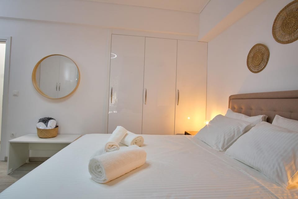 Photo of the whole room, wardrobe