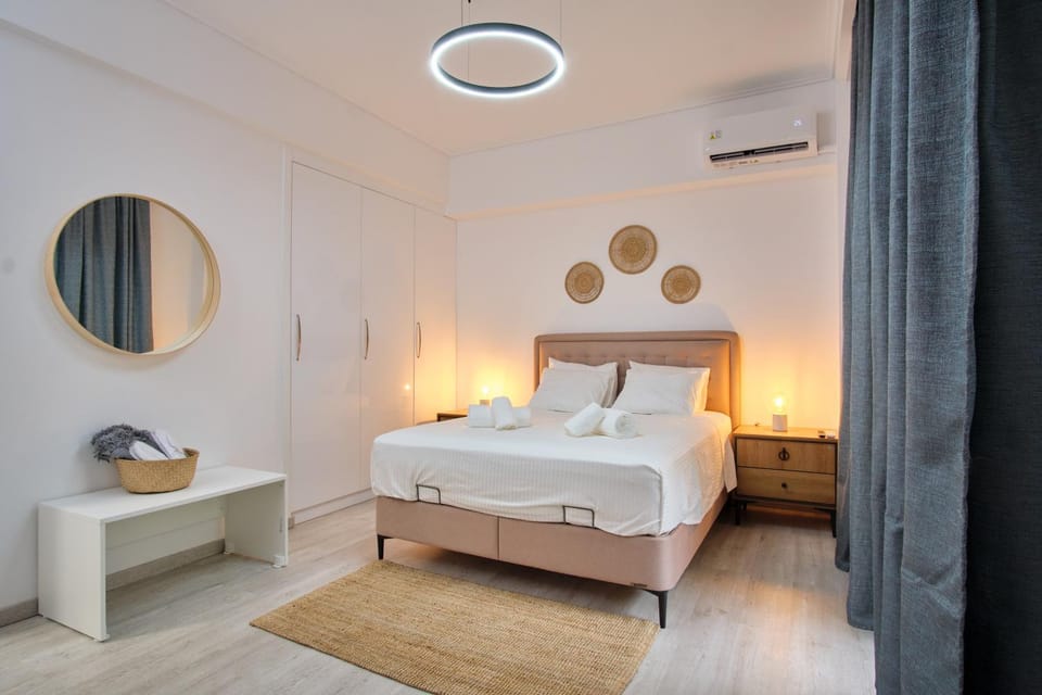 Bed, Photo of the whole room, Bedroom, towels, air conditioner