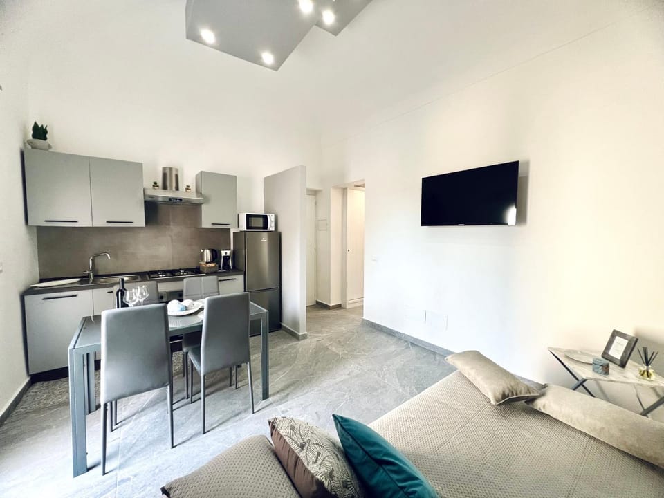 Living room, Dining area