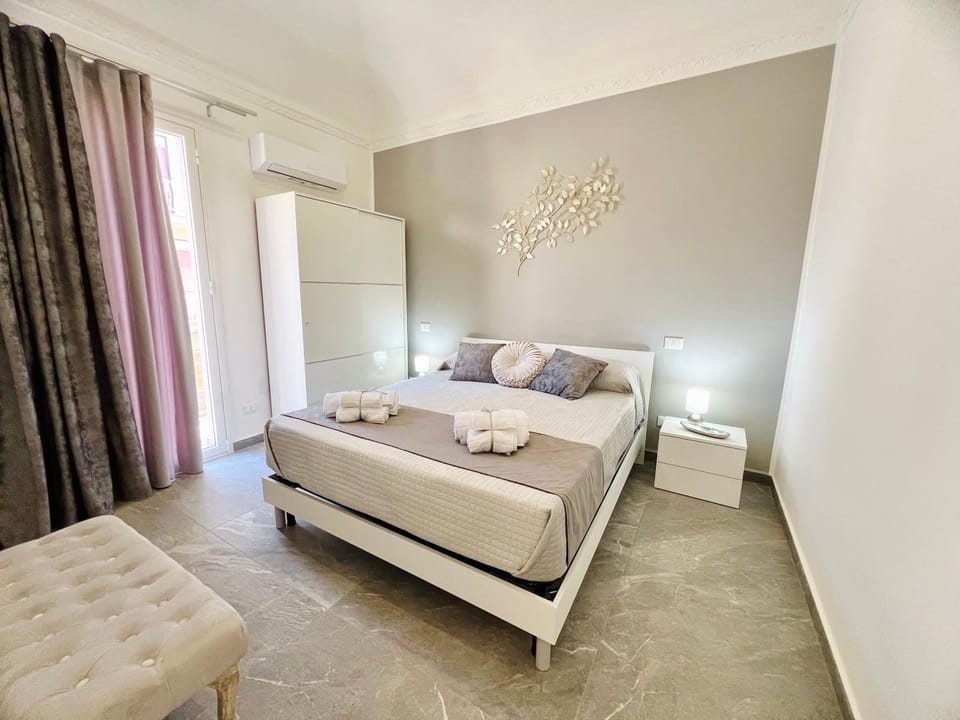 Bed, Photo of the whole room, Bedroom, towels, wardrobe