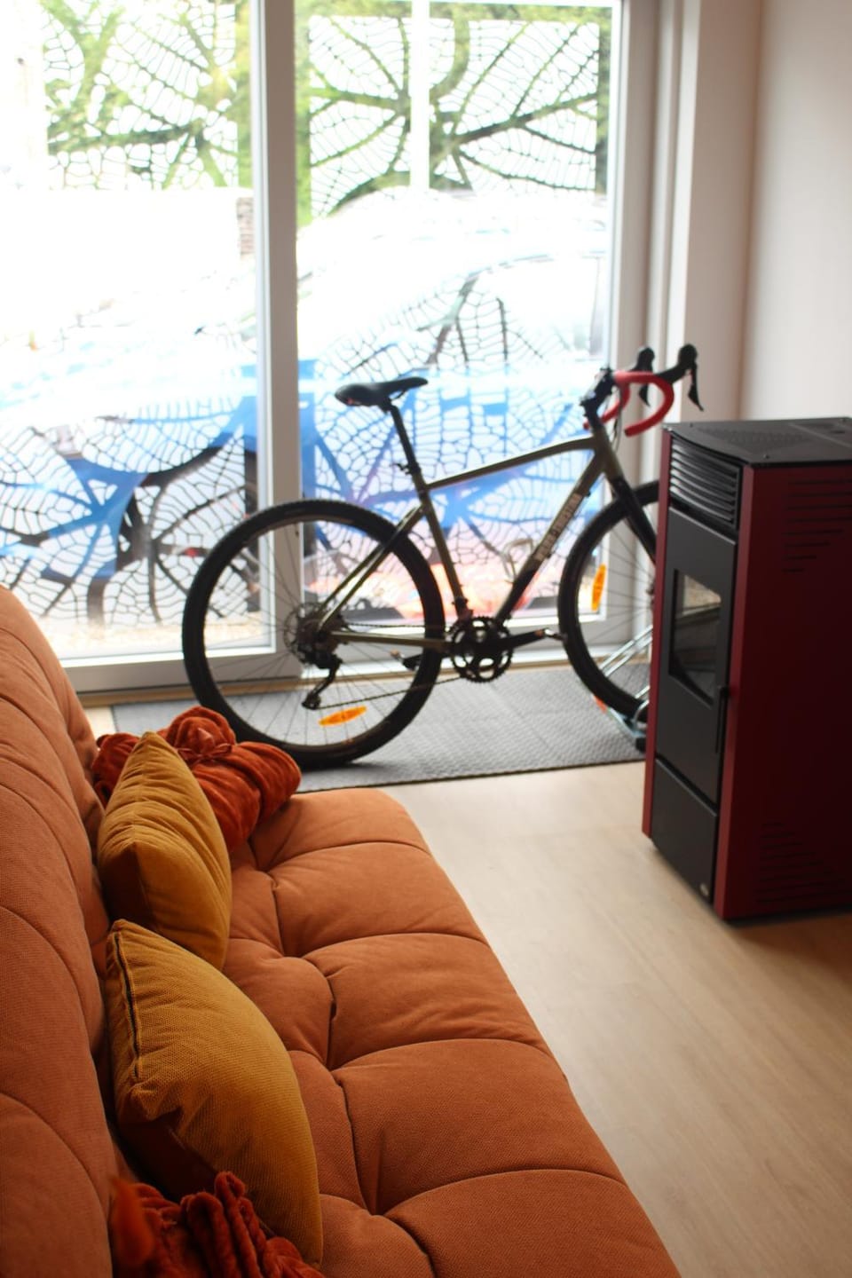 Living room, Seating area, Cycling