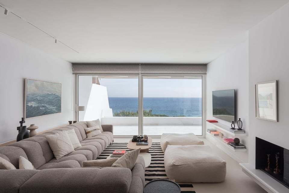 TV and multimedia, Living room, Seating area, Sea view