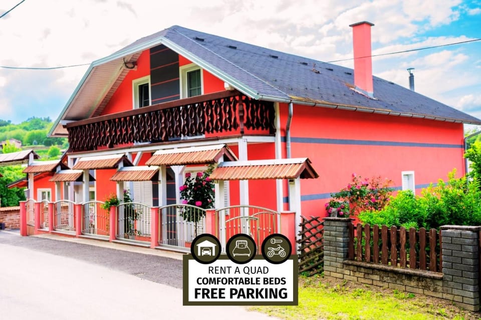 Property building, Patio, Facade/entrance, Spring, Off site, Day, Lobby or reception, Street view, Area and facilities, Inner courtyard view