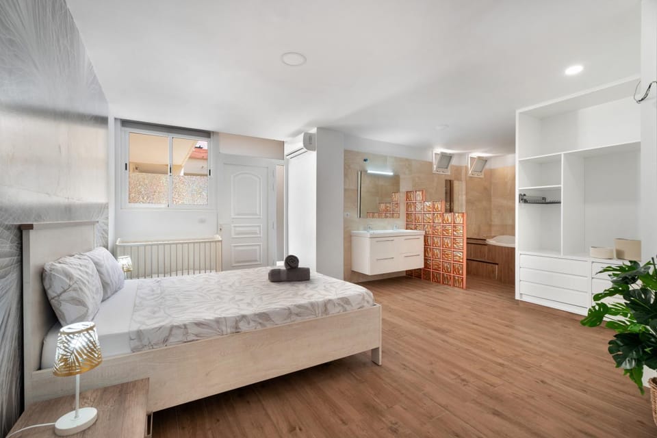 Living room, Bedroom
