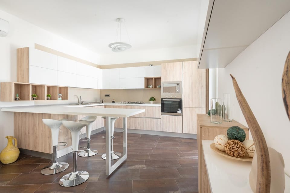 Kitchen or kitchenette, Dining area, dishwasher, oven, stove