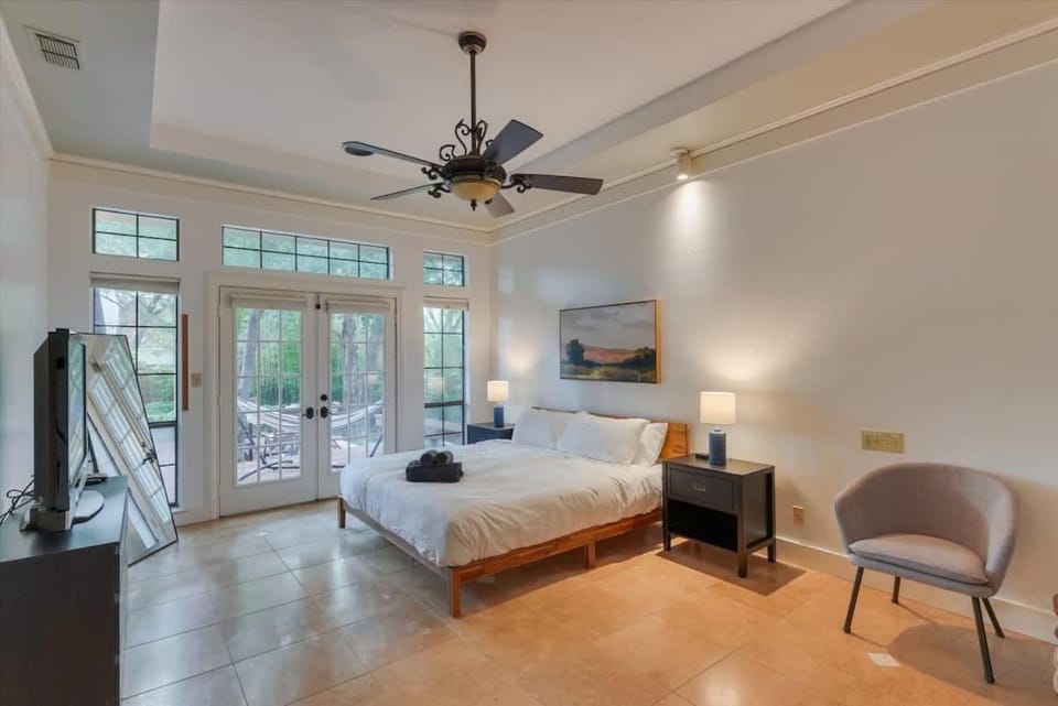 Dallas Gem 5 Bedrooms Home with Pool Game Room House in Dallas