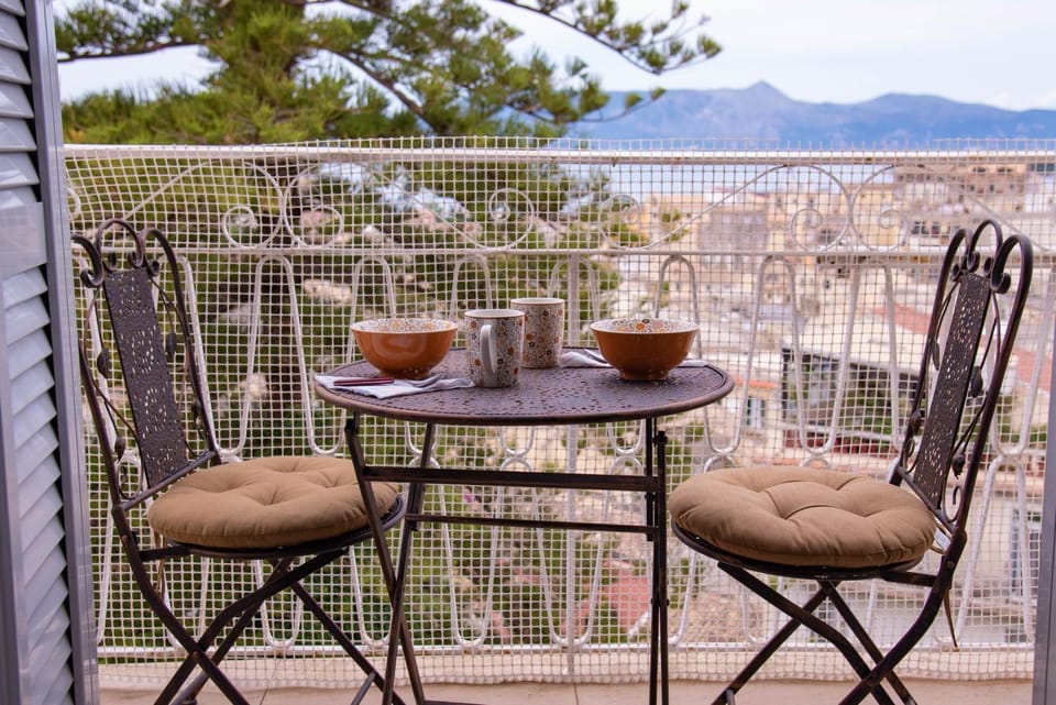 Natural landscape, View (from property/room), Balcony/Terrace