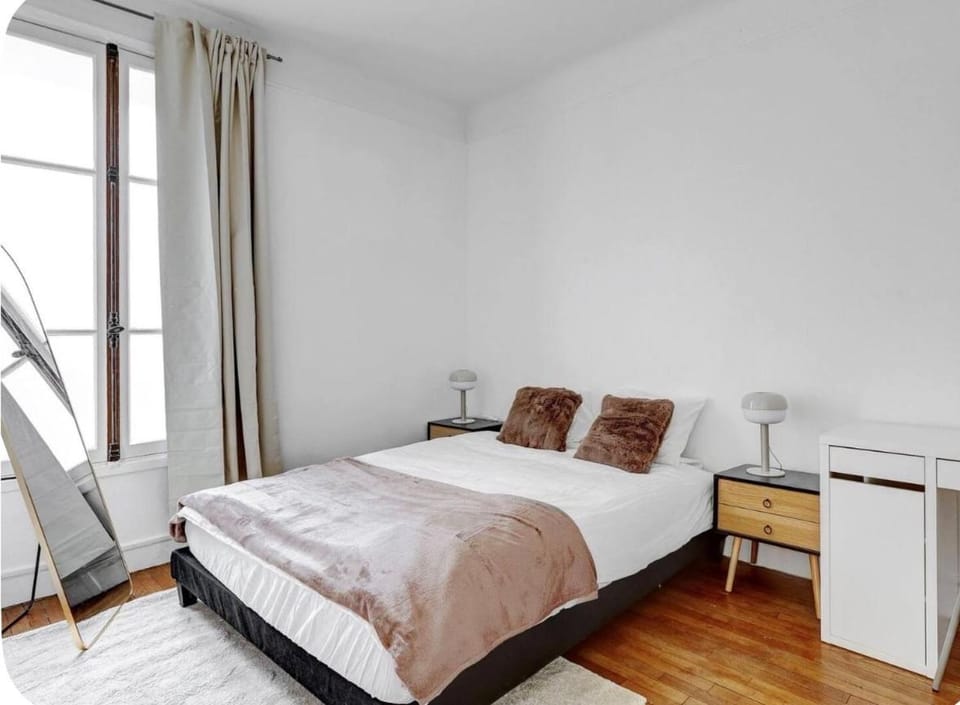Bright & Cozy Paris Apartment with Balcony Apartment in Paris