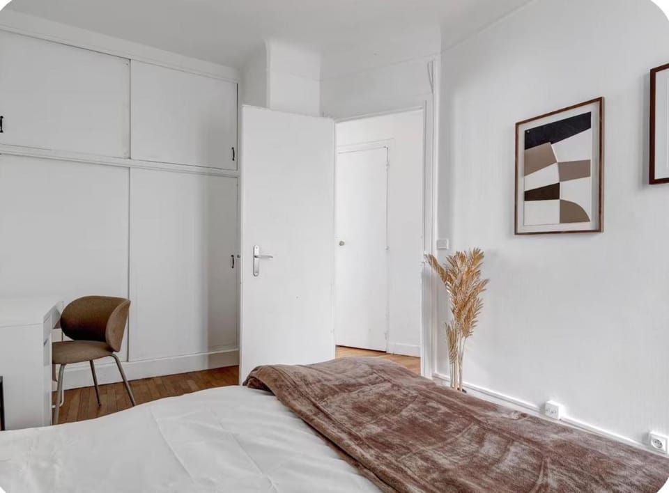 Bright & Cozy Paris Apartment with Balcony Apartment in Paris