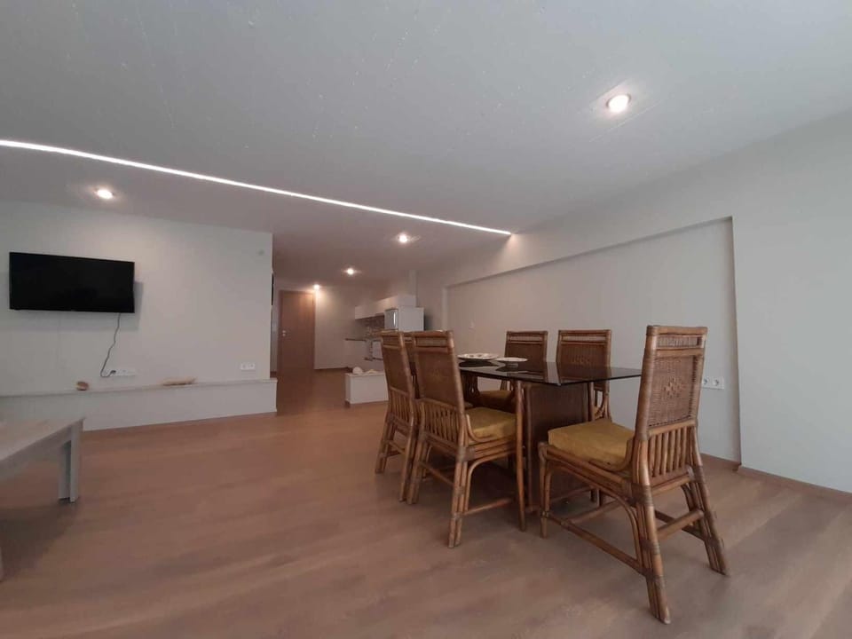 TV and multimedia, Living room, Dining area