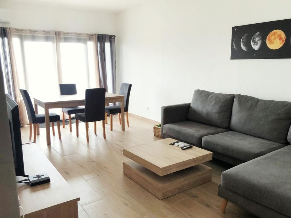 TV and multimedia, Living room, Dining area