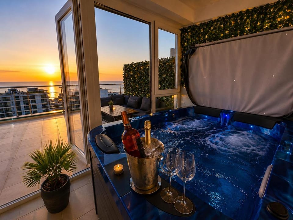 Hot Tub, View (from property/room), Balcony/Terrace, Sea view, Sunrise
